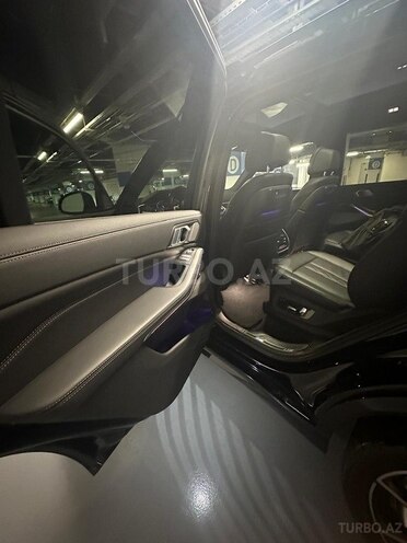 BMW X7-19