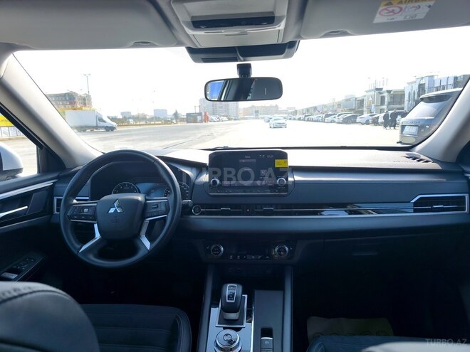 Mitsubishi Outlander 2022, 18,000 km - 2.5 l - Bakı