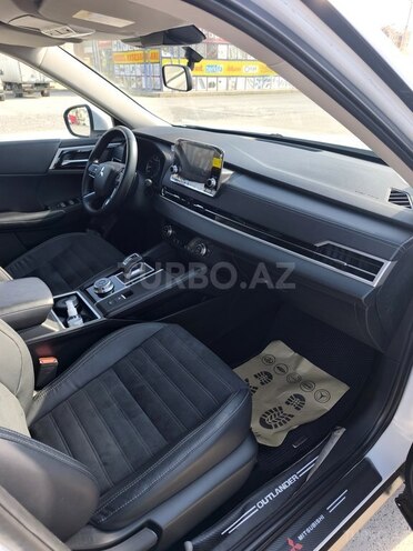 Mitsubishi Outlander 2022, 18,000 km - 2.5 l - Bakı