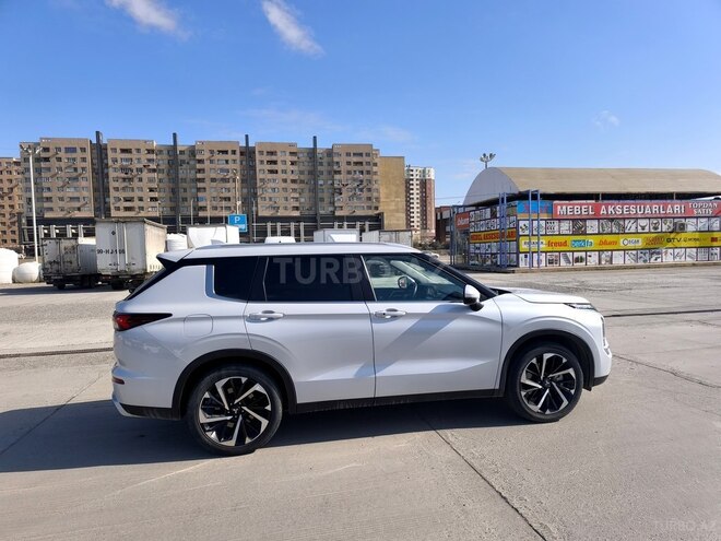 Mitsubishi Outlander 2022, 18,000 km - 2.5 l - Bakı