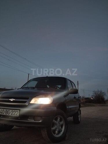 Chevrolet Niva 2005, 328,700 km - 1.7 l - Quba
