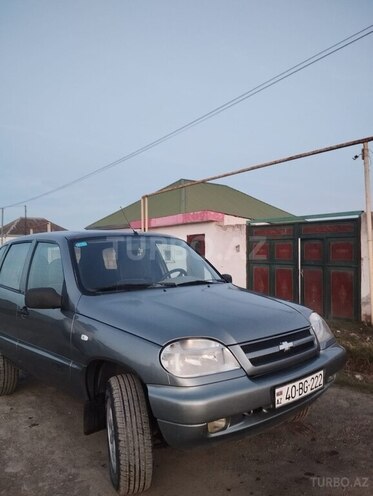 Chevrolet Niva 2005, 328,700 km - 1.7 l - Quba