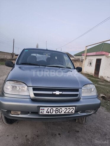 Chevrolet Niva 2005, 328,700 km - 1.7 l - Quba