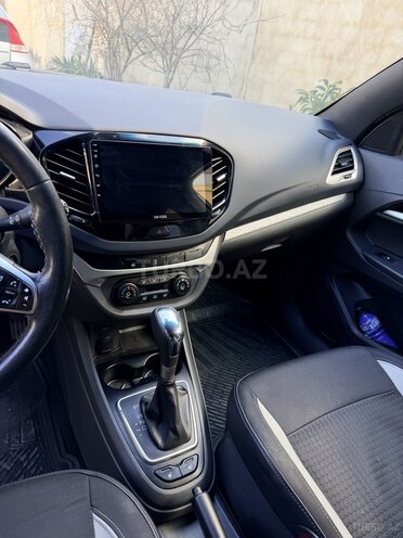 LADA (VAZ) Vesta SW Cross-4
