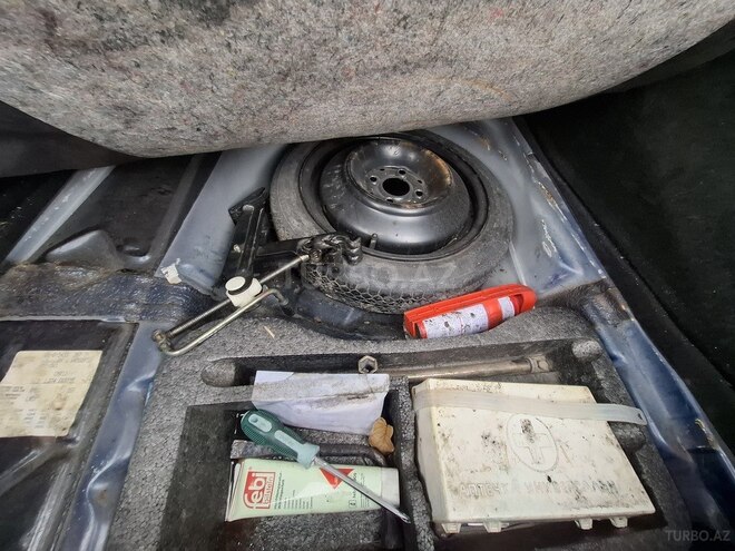Volkswagen Polo 1998, 270,000 km - 1.6 л - Qax