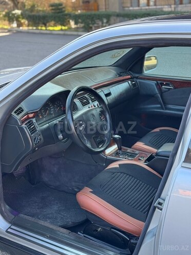 Mercedes E 230 1997, 295,800 km - 2.3 l - Bakı
