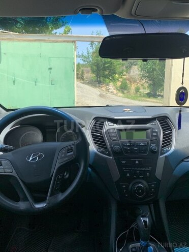 Hyundai Santa Fe-5