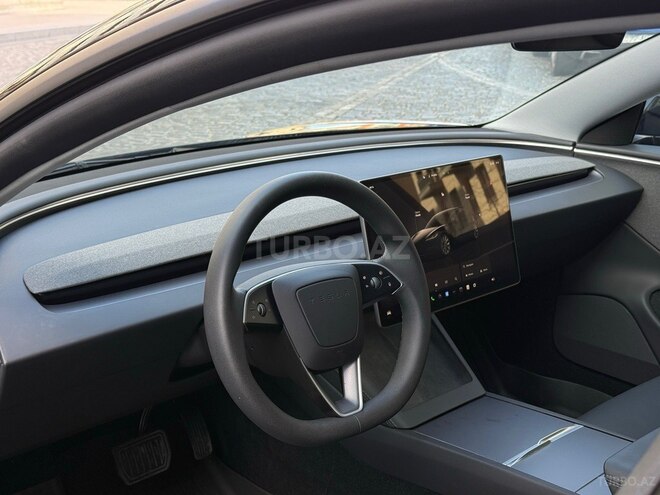 Tesla Model 3-11