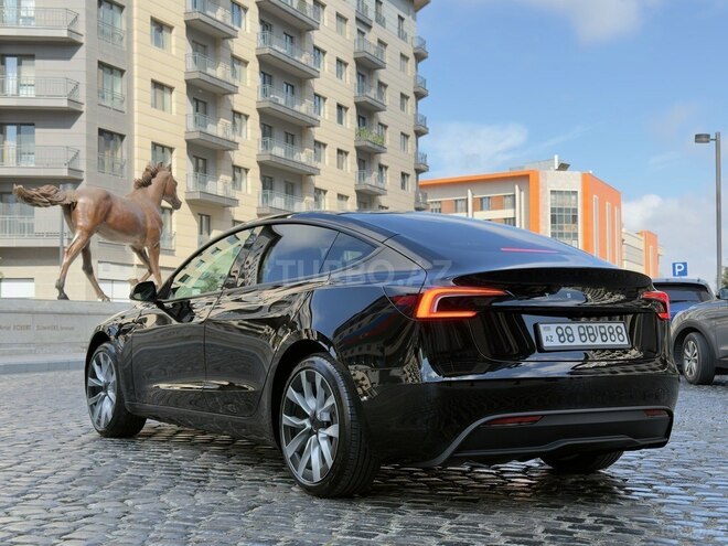 Tesla Model 3-7
