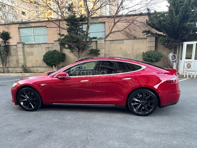Tesla Model S-5