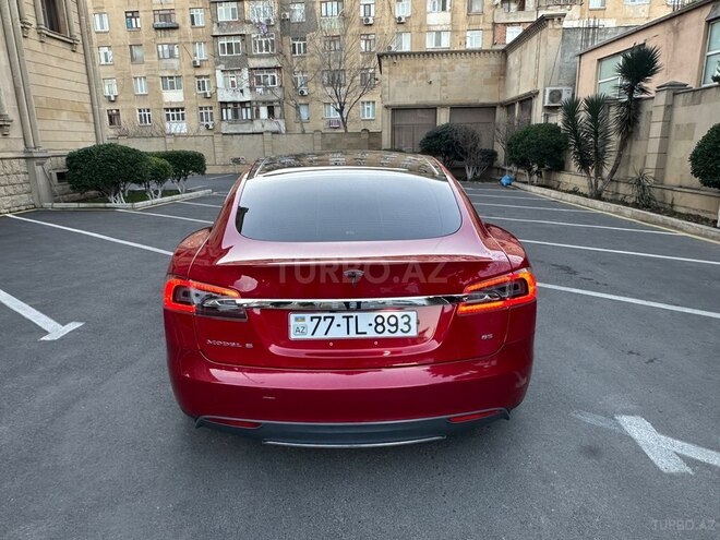 Tesla Model S-7