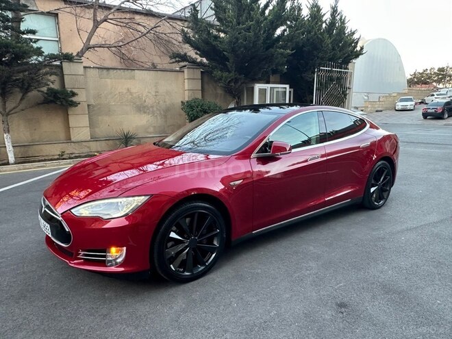 Tesla Model S-8
