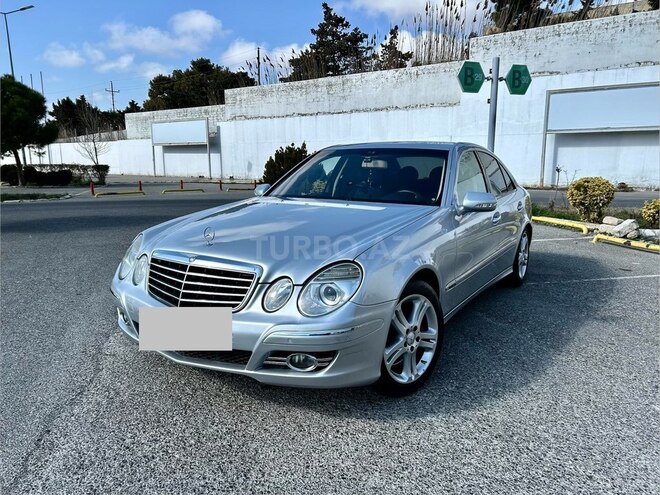 Mercedes E 220-1