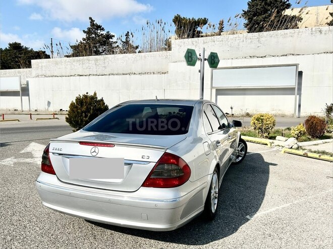 Mercedes E 220-2