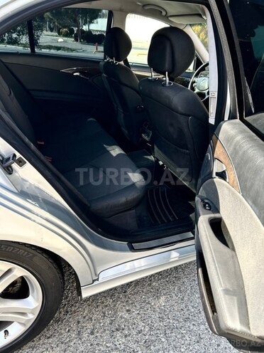 Mercedes E 220-13