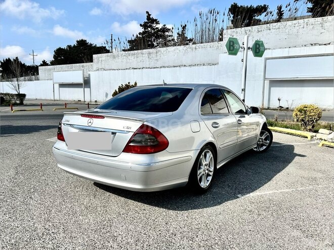 Mercedes E 220-10