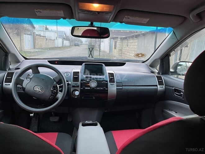 Toyota Prius-4