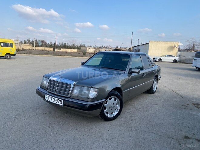 Mercedes E 220 1993, 488,378 km - 2.2 l - Şirvan