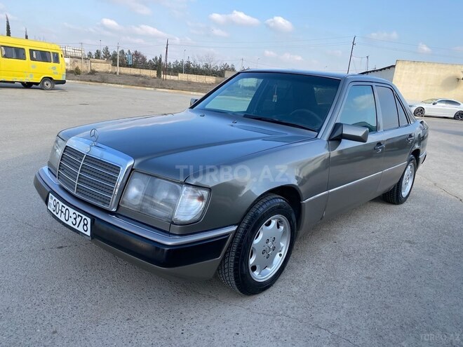Mercedes E 220 1993, 488,378 km - 2.2 l - Şirvan
