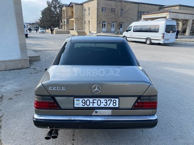 Mercedes E 220 1993, 488,378 km - 2.2 l - Şirvan
