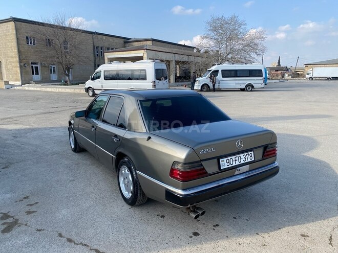 Mercedes E 220 1993, 488,378 km - 2.2 l - Şirvan