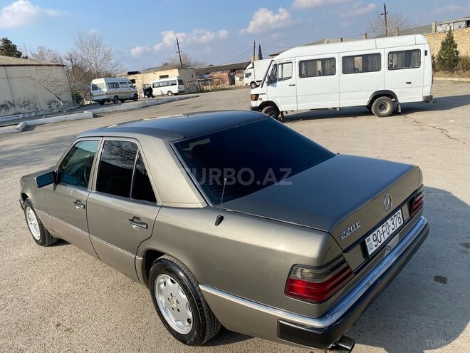 Mercedes E 220 1993, 488,378 km - 2.2 l - Şirvan