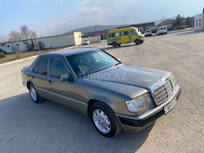Mercedes E 220 1993, 488,378 km - 2.2 l - Şirvan