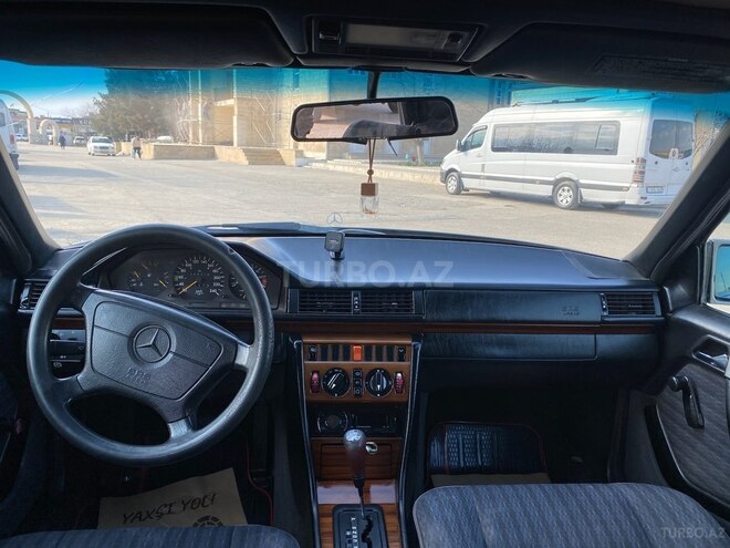 Mercedes E 220 1993, 488,378 km - 2.2 l - Şirvan