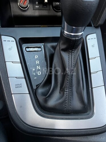 Hyundai Elantra-9