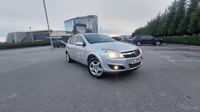 Opel Astra 2008, 272,300 km - 1.4 l - Şəki