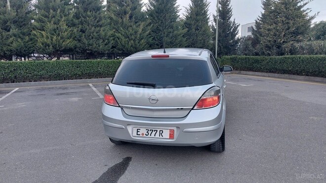 Opel Astra 2008, 272,300 km - 1.4 l - Şəki