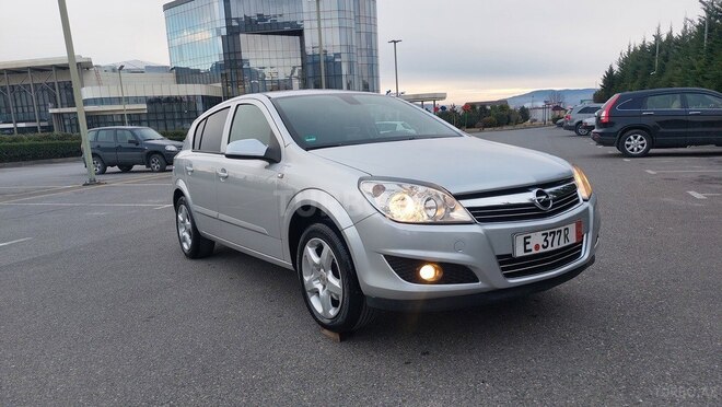 Opel Astra 2008, 272,300 km - 1.4 l - Şəki