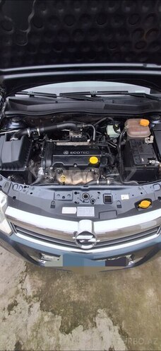 Opel Astra 2009, 280,000 km - 1.4 l - Quba