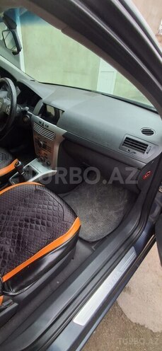 Opel Astra 2009, 280,000 km - 1.4 l - Quba