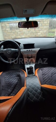 Opel Astra 2009, 280,000 km - 1.4 l - Quba