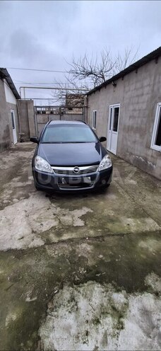 Opel Astra 2009, 280,000 km - 1.4 l - Quba