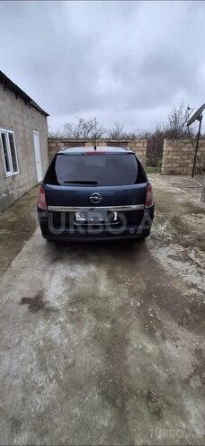 Opel Astra 2009, 280,000 km - 1.4 l - Quba