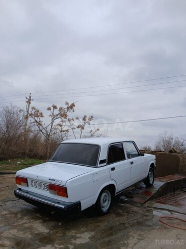 LADA (VAZ) 2107-2