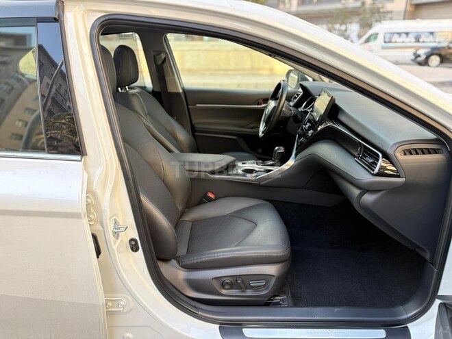 Toyota Camry 2023, 15,786 km - 2.5 l - Bakı