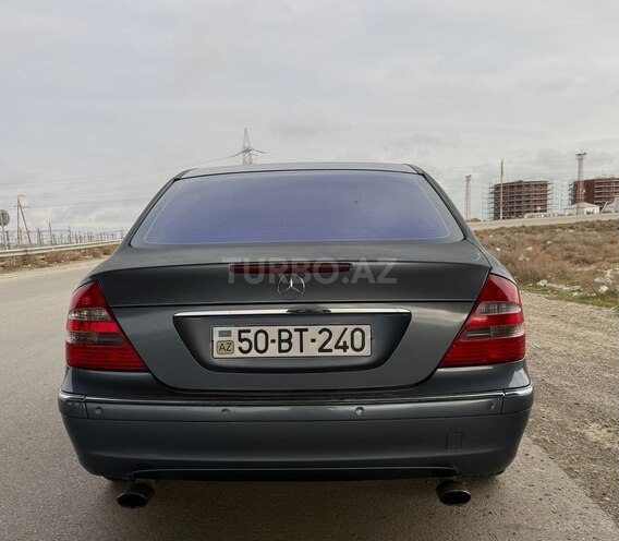 Mercedes E 240-5