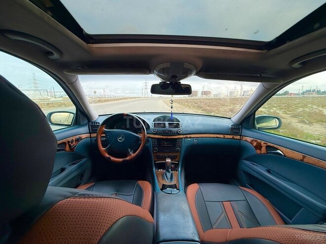 Mercedes E 240-4