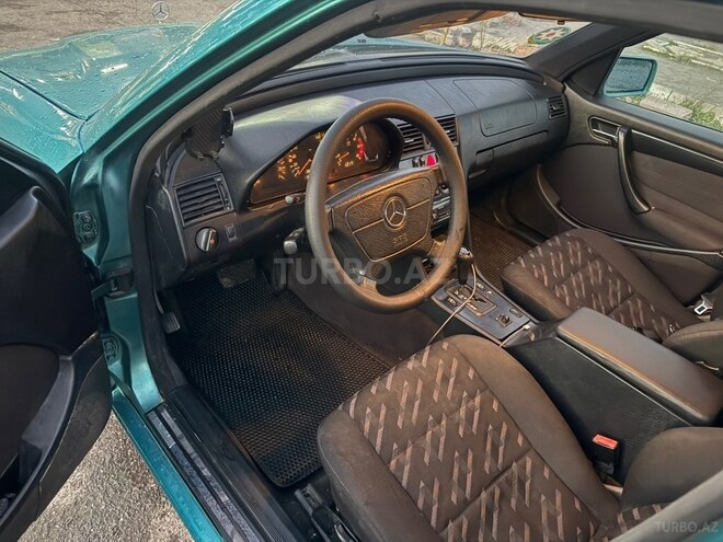Mercedes C 220 2000, 349,000 km - 2.2 l - Bakı