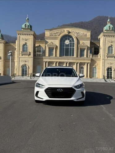 Hyundai Elantra 2018, 68,000 km - 2.0 л - Qəbələ