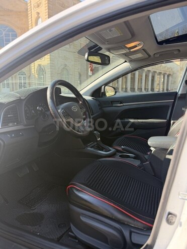 Hyundai Elantra 2018, 68,000 km - 2.0 л - Qəbələ