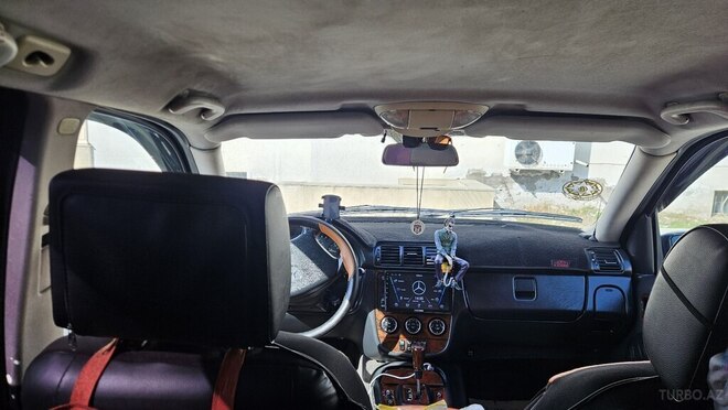 Mercedes ML 270-9