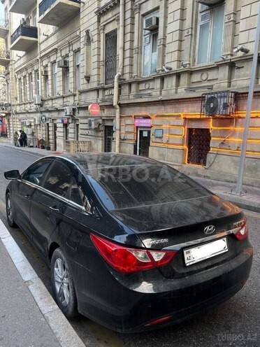 Hyundai Sonata-5