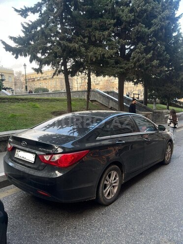 Hyundai Sonata-4