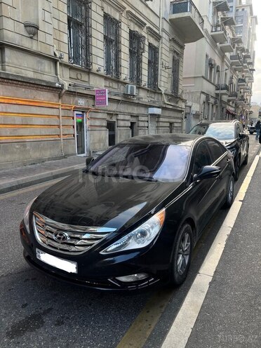 Hyundai Sonata-2