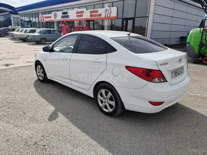 Hyundai Accent 2014, 185,000 km - 1.4 л - Quba