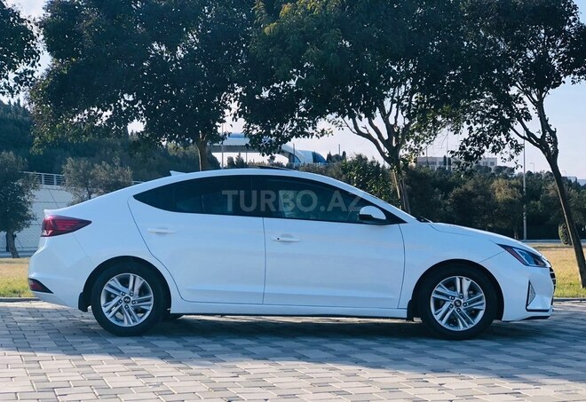 Hyundai Elantra 2019, 100,000 km - 2.0 l - Bakı